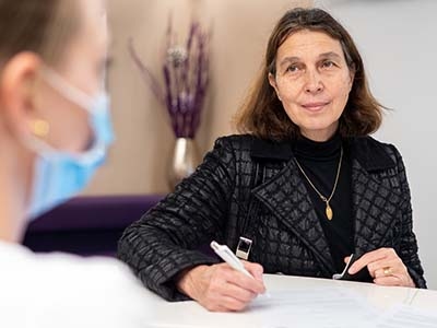 dr. Anamarija Zore