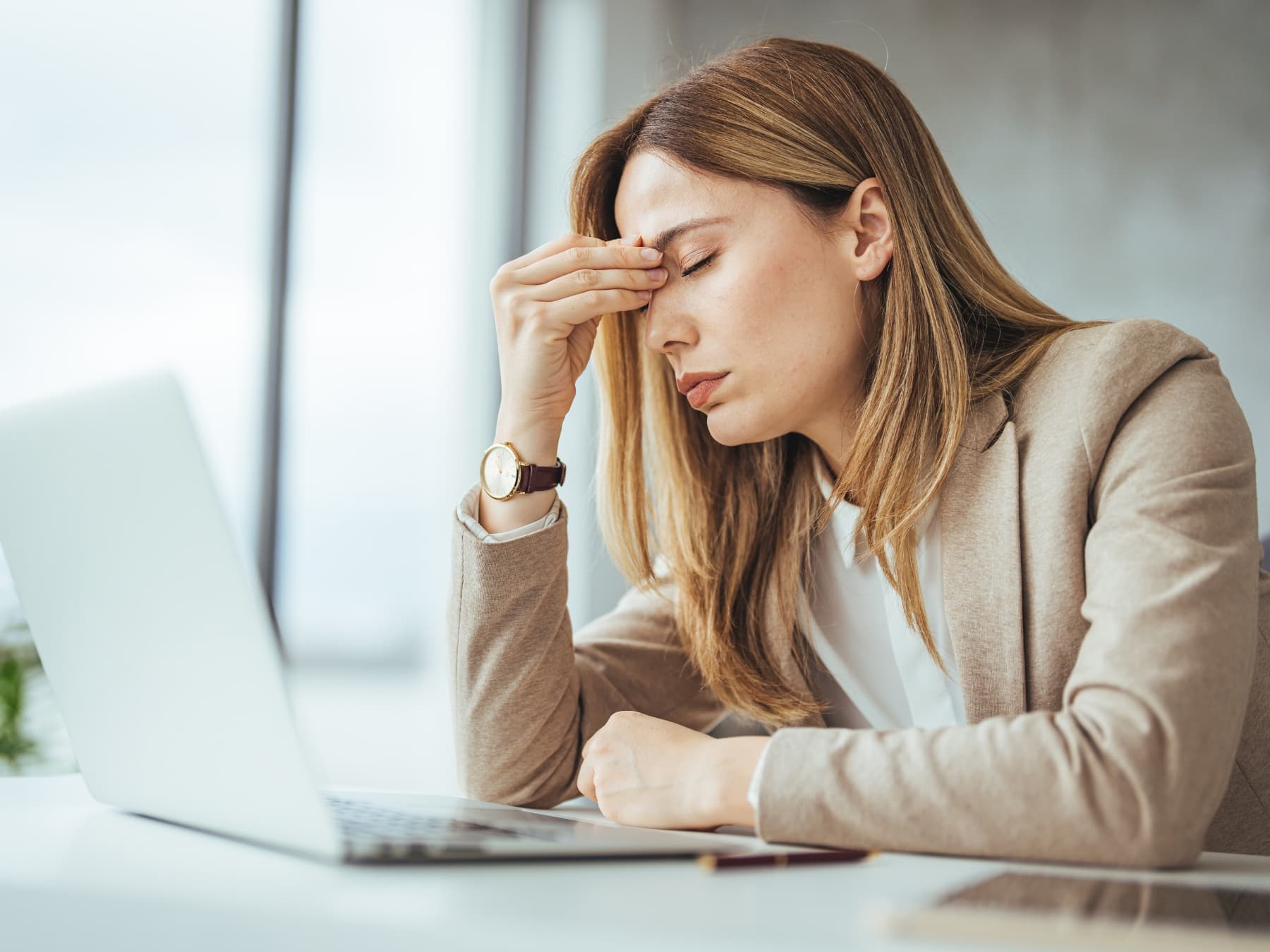 Il mal di testa può dipendere dagli occhi